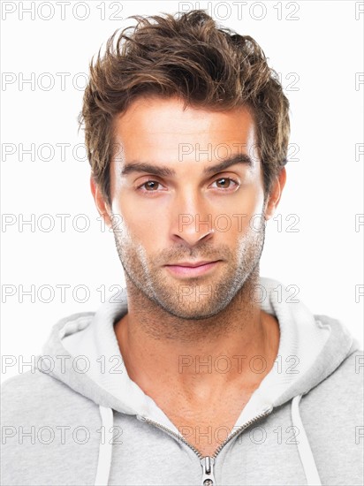 Portrait of confident young man. Photo : momentimages