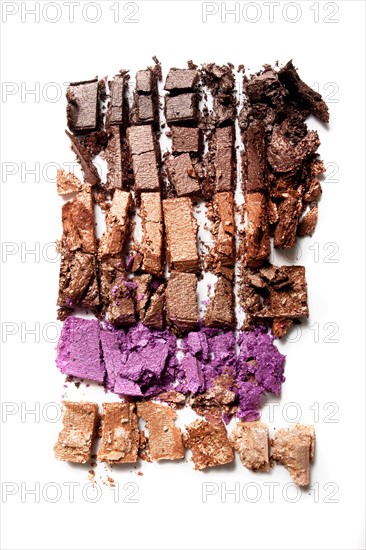 Studio shot of crushed eyeshadows. Photo : Winslow Productions