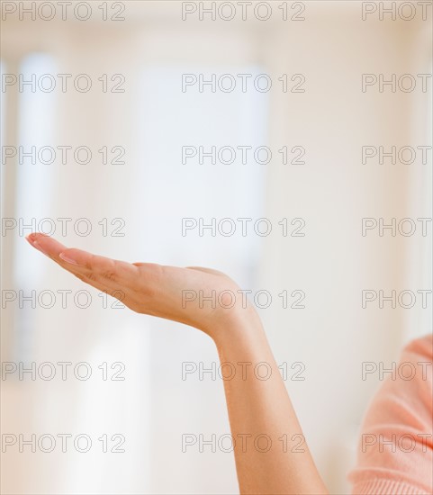 Close up of woman's hand. Photo : Jamie Grill