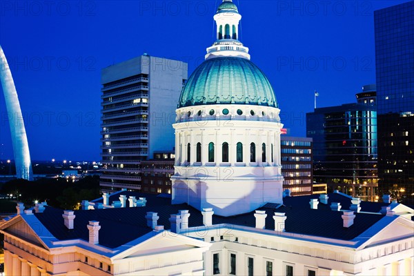 USA, Missouri, St. Louis, Courthouse at dusk. Photo : Henryk Sadura