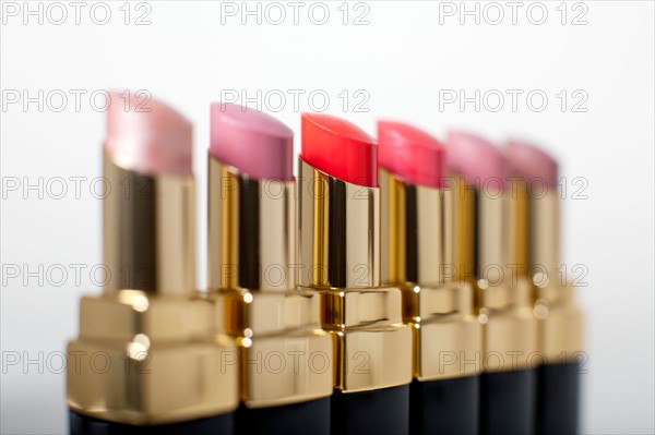 Studio shot of row of lipsticks. Photo : Winslow Productions