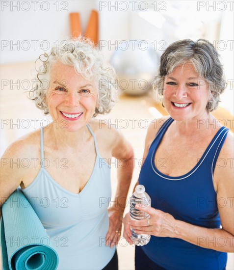 Two senior women exercising. Photo : Daniel Grill