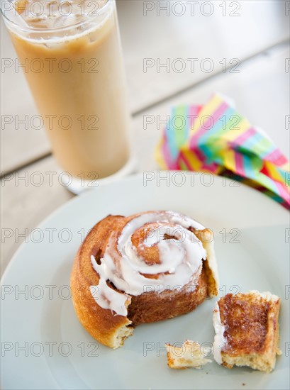 Close up of iced coffee and bakery. Photo : Jamie Grill