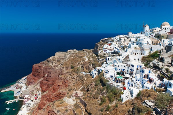 Greece, Cyclades Islands, Santorini, Oia, Town at coast.