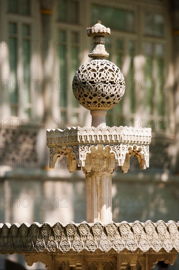 Turkey, Istanbul, Topkapi Palace fountain.