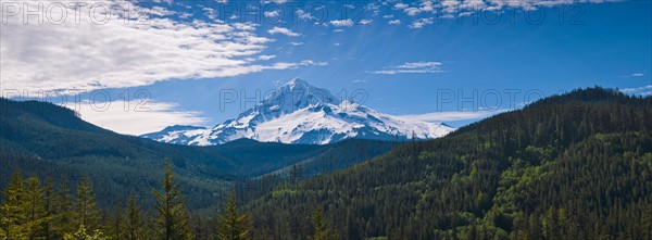 USA, Oregon, View of Mount Hood. Photo: Gary J Weathers