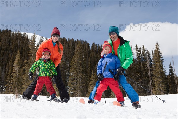 USA, Colorado, Telluride, Family skiing together. Photo: db2stock