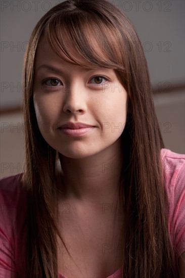 Portrait of young woman . Photo : Rob Lewine