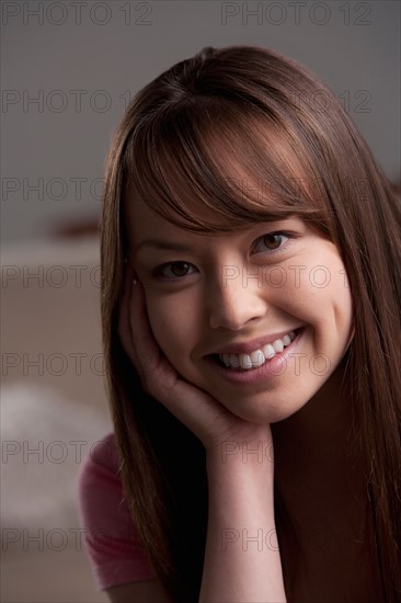 Portrait of young woman . Photo : Rob Lewine