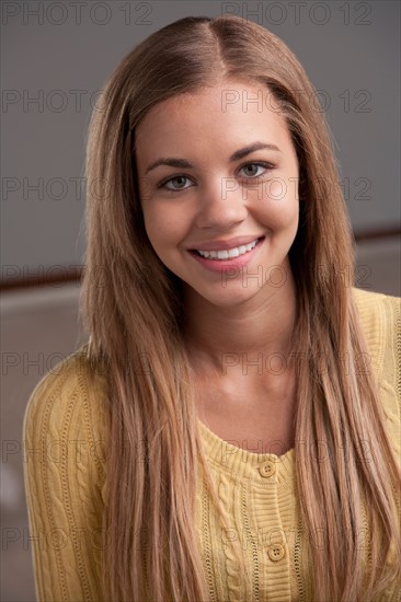 Portrait of teenage girl (16-17) . Photo : Rob Lewine