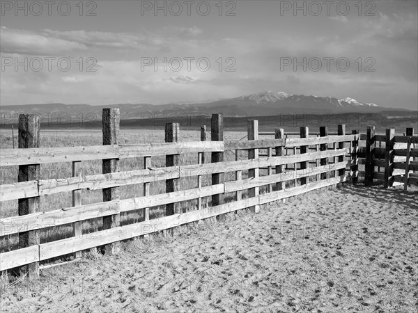 USA, Utah, Wooden fence on ranch. Photo : John Kelly