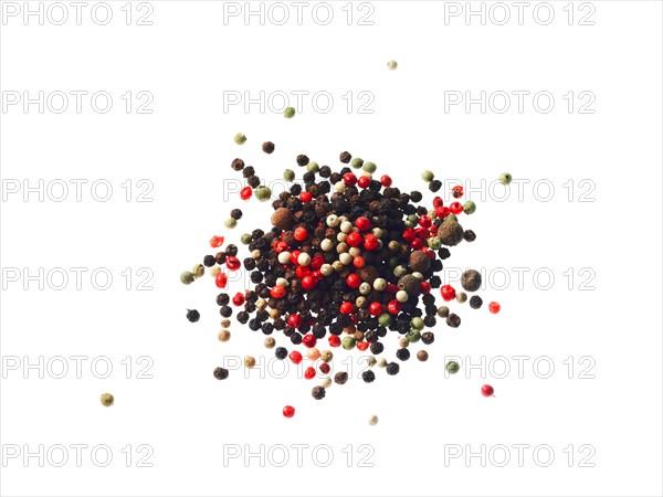 Studio shot of mixed pepper corns. Photo : David Arky