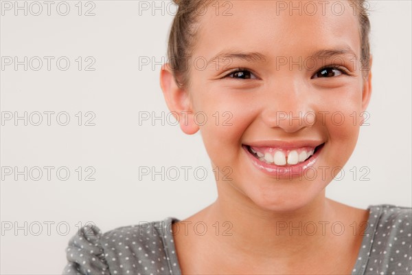 Studio portrait of girl (8-9). Photo : Rob Lewine