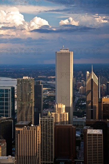 USA, Illinois, Chicago, AON Center, Aqua Building and Prudential Building in downtown district. Photo: Henryk Sadura