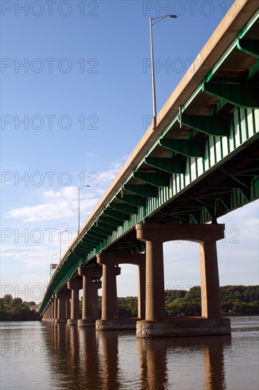 USA, Bridge on Mississippi River. Photo: John Kelly