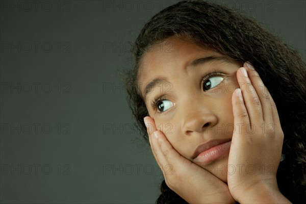 Studio portrait of girl (8-9). Photo : Rob Lewine