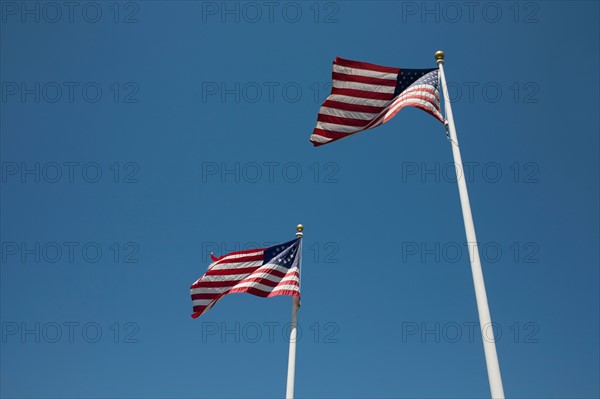 Two American flags. Photo : Winslow Productions