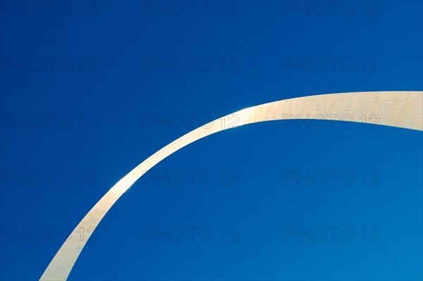 USA, Missouri, St. Louis, St. Louis Memorial Arch and blue sky. Photo : Henryk Sadura