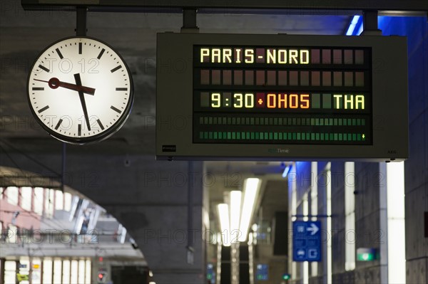 Belgium, Antwerpen, Arrival-departure board in train station. Photo: Jan Scherders