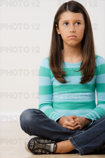 Studio portrait of girl (8-9). Photo : Rob Lewine