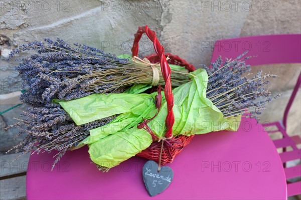 Lavender in bundles on table. Photo: Jan Scherders