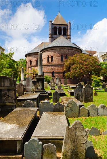 USA, South Carolina, Charleston, Congregational Church and cemetery.