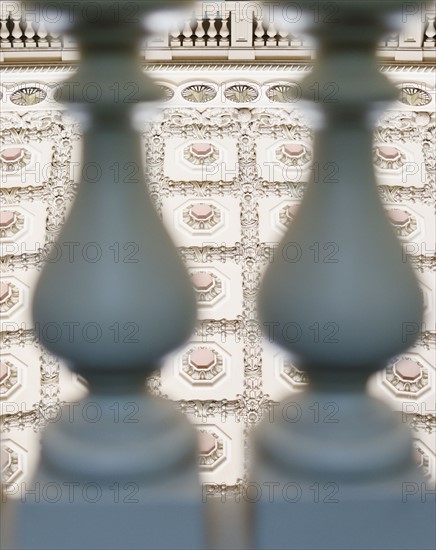 USA, Washington DC, Capitol Building, Close up of columns and decor. Photo : Jamie Grill