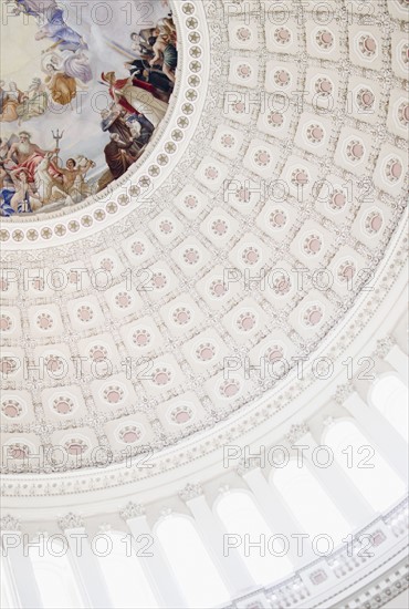 USA, Washington DC, Capitol Building, Close up of fresco and coffers on ceiling. Photo : Jamie Grill