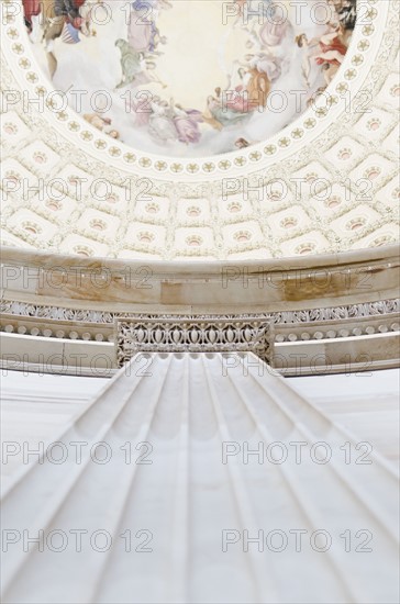 USA, Washington DC, Capitol Building, Close up of fresco and coffers on ceiling. Photo : Jamie Grill