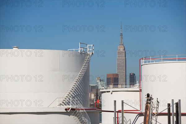 USA, New York State, New York City, Oil processing plant. Photo: fotog