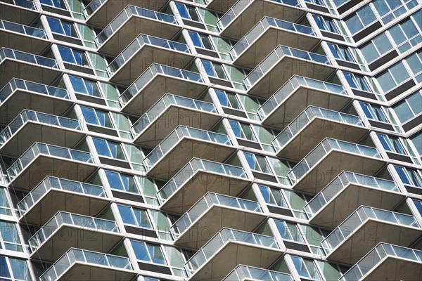 USA, New York City, Exterior of modern residential building. Photo : fotog