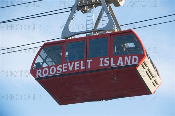 USA, New York City, Low angle view of Roosevelt Island Tram gondola. Photo: fotog