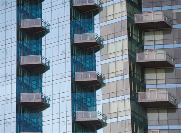 Exterior of modern residential structure. Photo: fotog