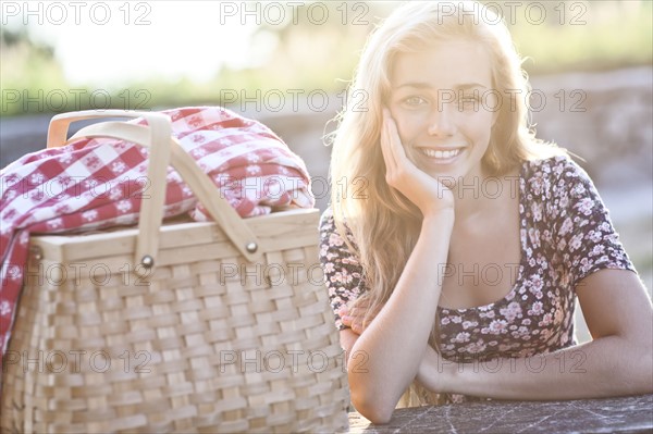 Outdoor portrait of happy teenage girl (16-17) . Photo: Take A Pix Media