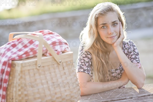 Outdoor portrait of happy teenage girl (16-17) . Photo: Take A Pix Media