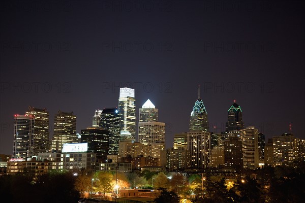 USA, Pennsylvania, Philadelphia, Skyline at night. Photo: Johannes Kroemer