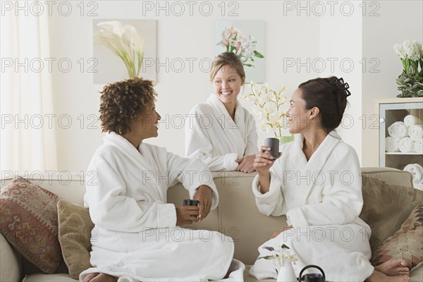 Three women relaxing in spa. Photo : Rob Lewine