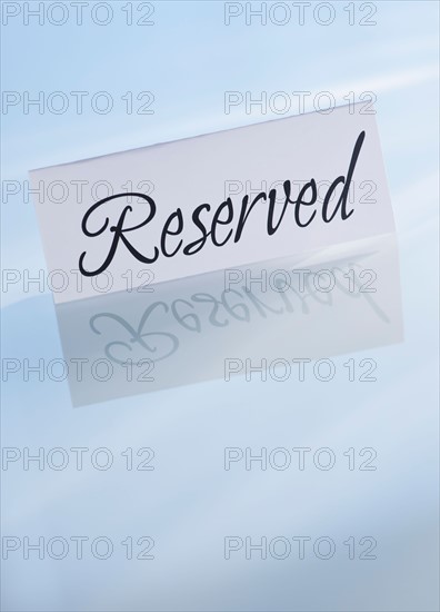 Studio shot of reserved sign. Photo : Daniel Grill