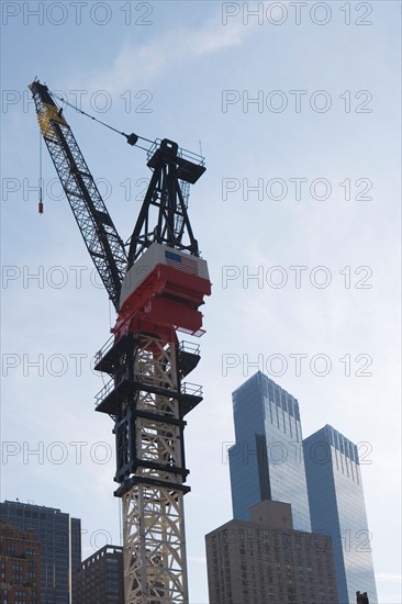 Usa, New York State, New York City, crane at construction site. Photo : fotog