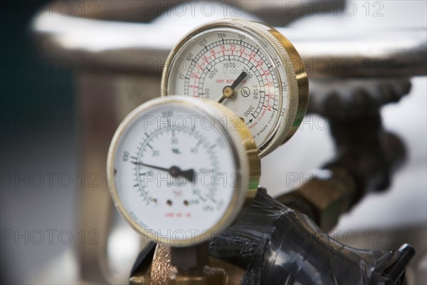 Close-up of meters. Photo : fotog