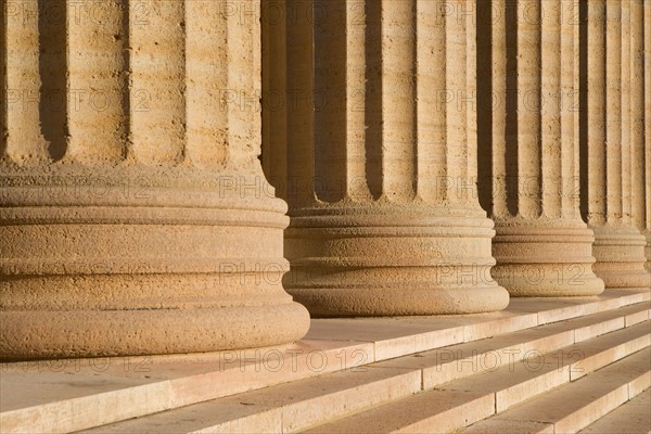 USA, Pennsylvania, Philadelphia, close-up of Philadelphia Museum Of Art colonnade. Photo : fotog