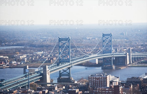 USA, Pennsylvania, Philadelphia, cityscape with Ben Franklin Bridge. Photo : fotog