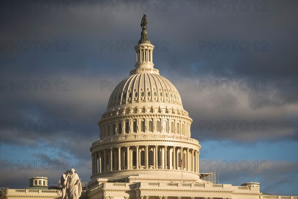 USA, Washington DC, cupola of capitol building . Photo : fotog