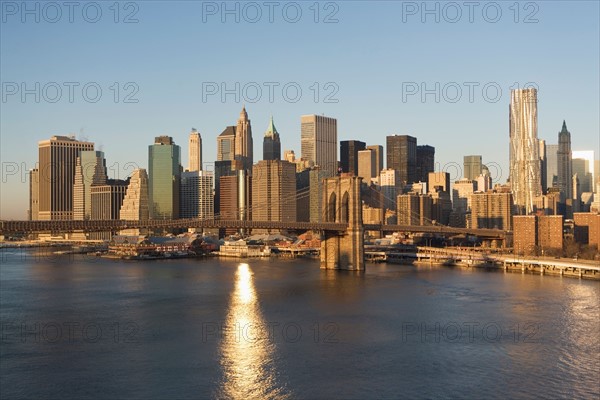 USA, New York state, New York city, Brooklyn Bridge with skyscrapers. Photo : fotog