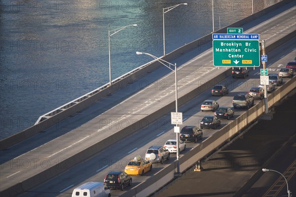 USA, New York State, New York City, highway with cars. Photo : fotog
