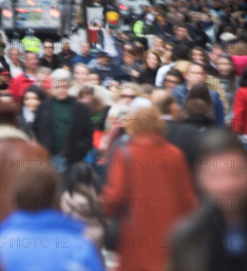 USA, New York State, New York City, blurred motion of pedestrians. Photo : fotog