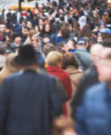 USA, New York State, New York City, blurred motion of pedestrians. Photo : fotog