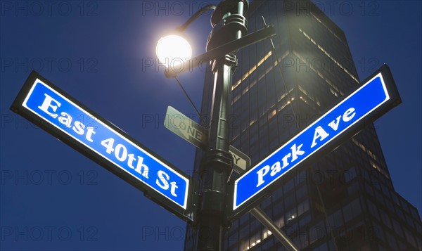 USA, New York State, New York City, low angle view of street name sign. Photo : fotog