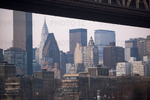 USA, New York State, New York City, part of queensboro bridge with manhattan in distance. Photo : fotog