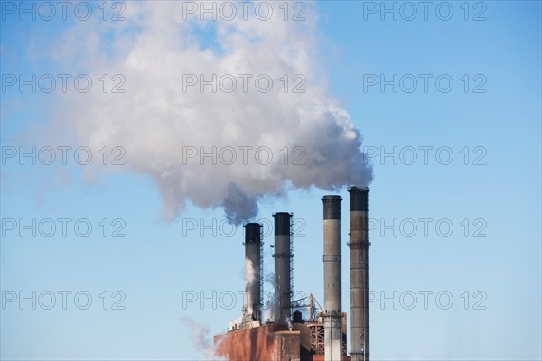 factory chimneys. Photo : fotog